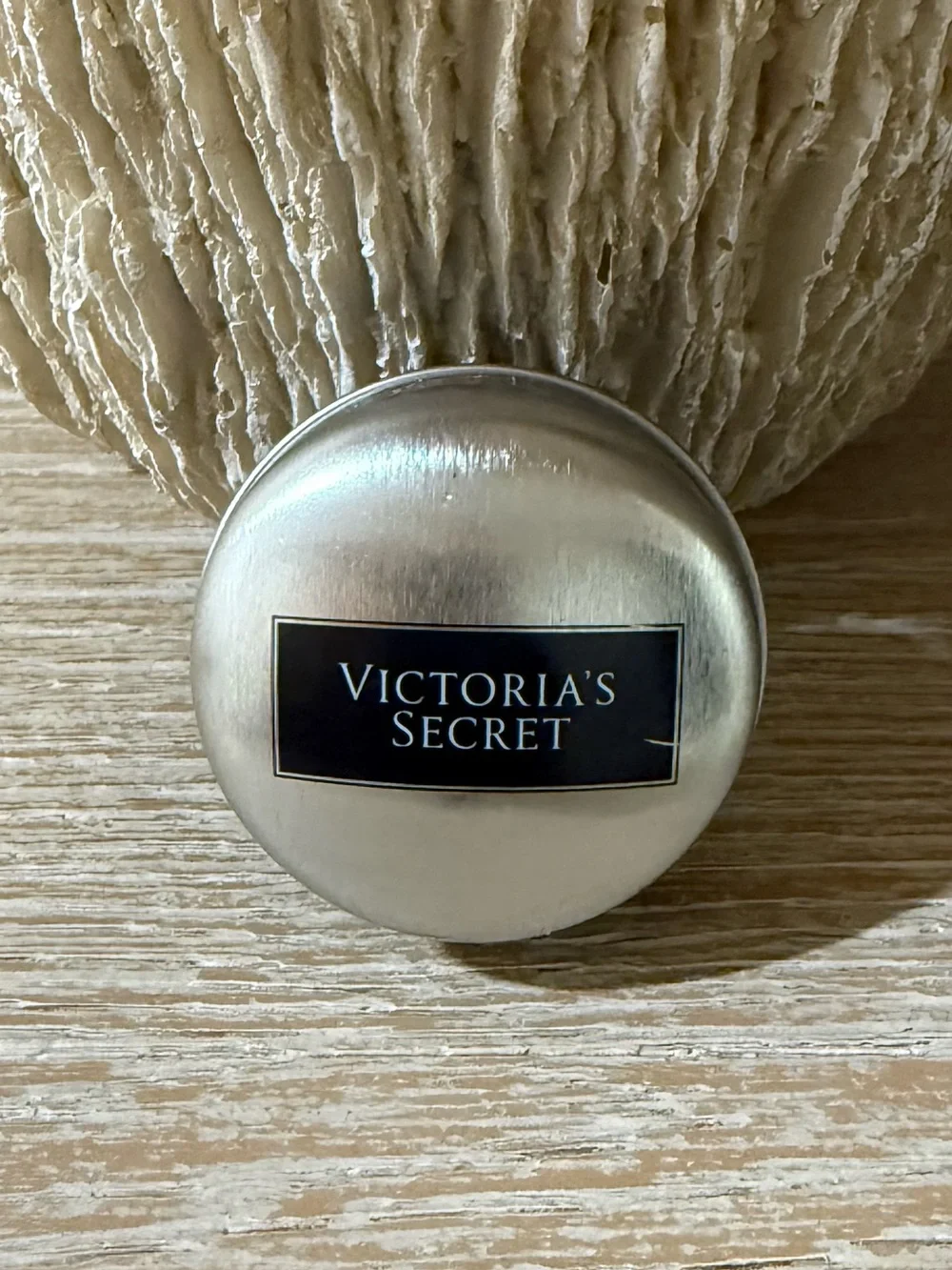 Victoria's Secret Beauty Rush Soothing Lip Balm Tin - Pink & Silver